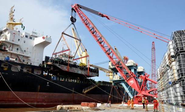 LADOL Makes Nigeria the Heavy Lift Hub of West Africa – Sets Another Record Performing 320-ton Heavy Lift with Quayside MTC Crane