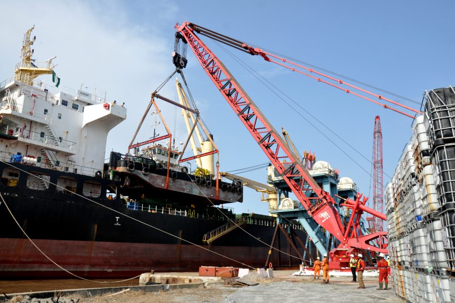 LADOL Makes Nigeria the Heavy Lift Hub of West Africa – Sets Another Record Performing 320-ton Heavy Lift with Quayside MTC Crane